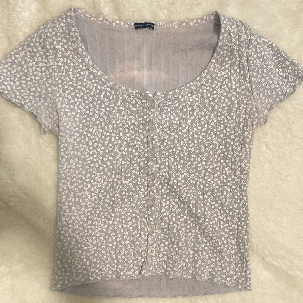 BRANDY MELVILLE TEE 👛